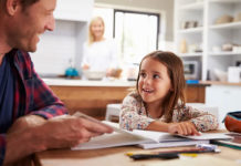 Școlile rămân deschise și dacă rata de infectare în localitate trece de 6/1000