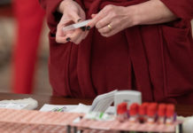 Câteva zeci de voluntari au donat sânge în Galați, în cadrul unei campanii inițiate de Arhiepiscopia Dunării de Jos