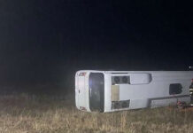 Un autobuz s-a răsturnat în Galați, pe DN25. O femeie a murit iar alți patru pasageri au fost răniți